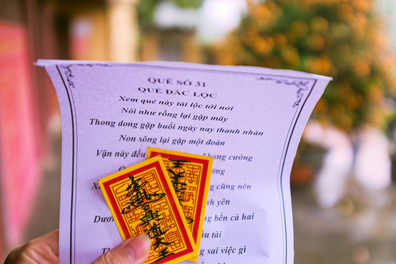 Ngôi đền cầu duyên nổi tiếng miền Bắc gắn với chuyện tình bi tráng của người phụ nữ được