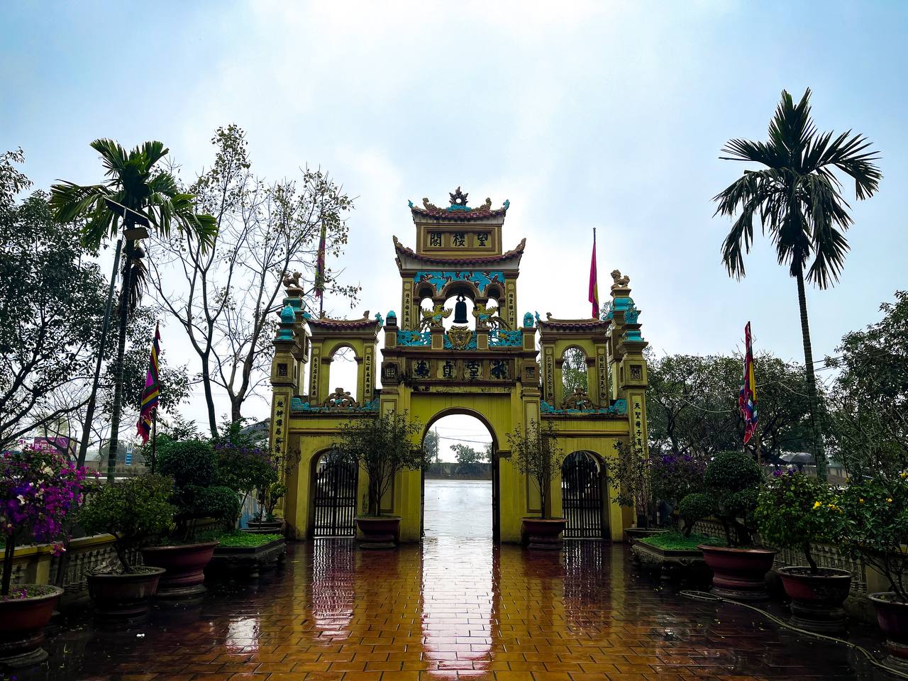 Ngôi đền cầu duyên nổi tiếng miền Bắc gắn với chuyện tình bi tráng của người phụ nữ được