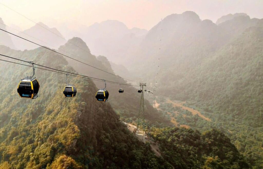 Tuyến cáp treo đầu tiên tại “thủ phủ” du lịch Hòa Bình- Ảnh 2.