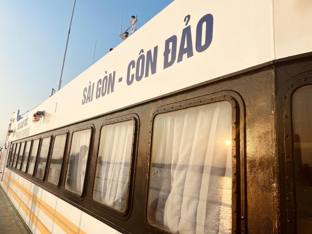 Từ Bến Nhà Rồng mất gần 7 tiếng để đi Côn Đảo nhưng lại tiết kiệm hơn 1/2 vé máy bay, liệu có đáng thử?- Ảnh 4.