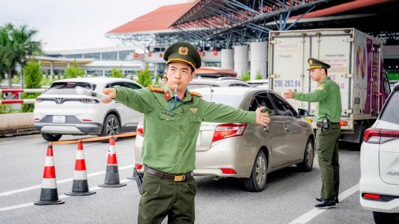 Từ ngày mai (29/8), hành khách đến và đi từ sân bay Nội Bài chú ý thông báo đặc biệt này - Ảnh 1.